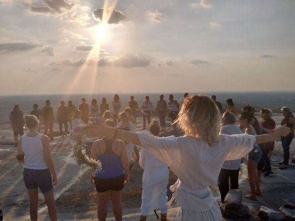 QHHT with Julia: Quantum Healing event in the style of Dolores&nbsp;Cannon